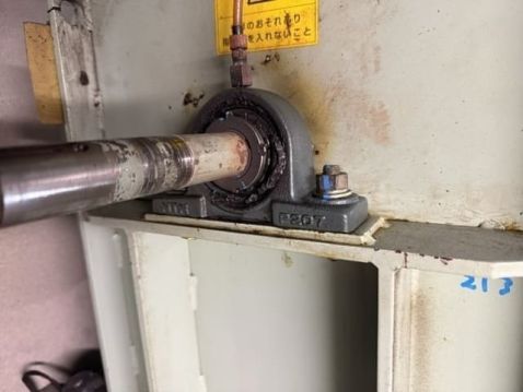 東京都　AHU（エアハンドリングユニット）メンテナンス実績 ファン軸受　交換前・交換後