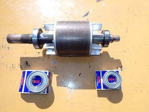 東京都　冷却塔　施工実績 モーター軸受　交換前・交換後