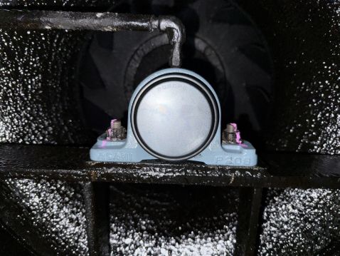 東京都 送風機 メンテナンス実績 ファン軸受 交換前・交換後