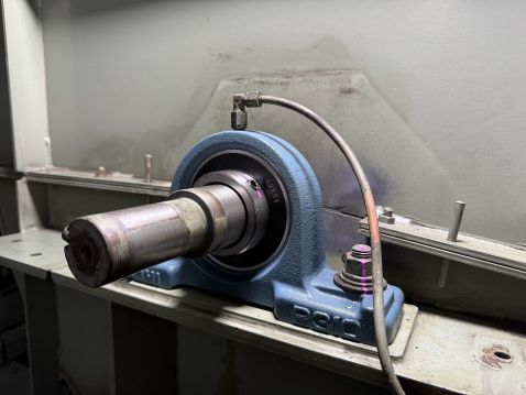 東京都 送風機 メンテナンス実績 ファン軸受 交換前・交換後