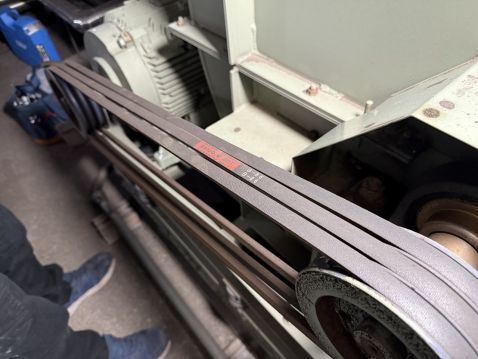 東京都 送風機 メンテナンス実績 Vベルト 交換前・交換後